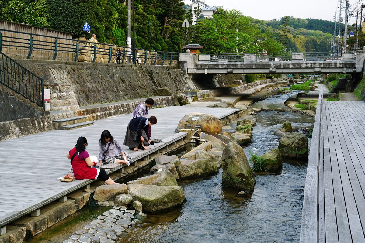 Riverside footbath in the Tamatsukuri Onsen town