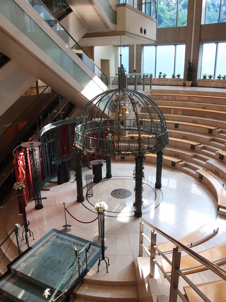 Atrium inside Hotel New Otani Tokyo