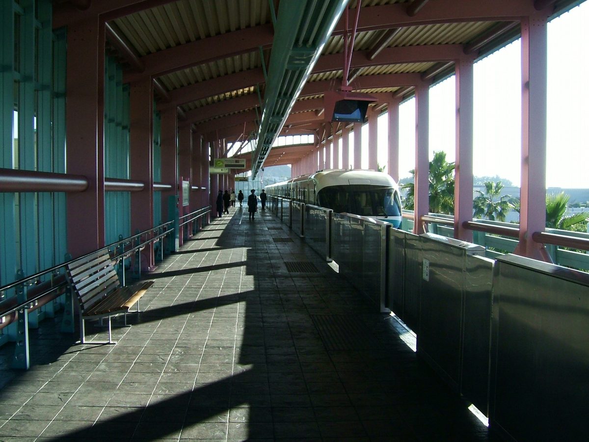 Disney Resort Line monorail at Bayside Station