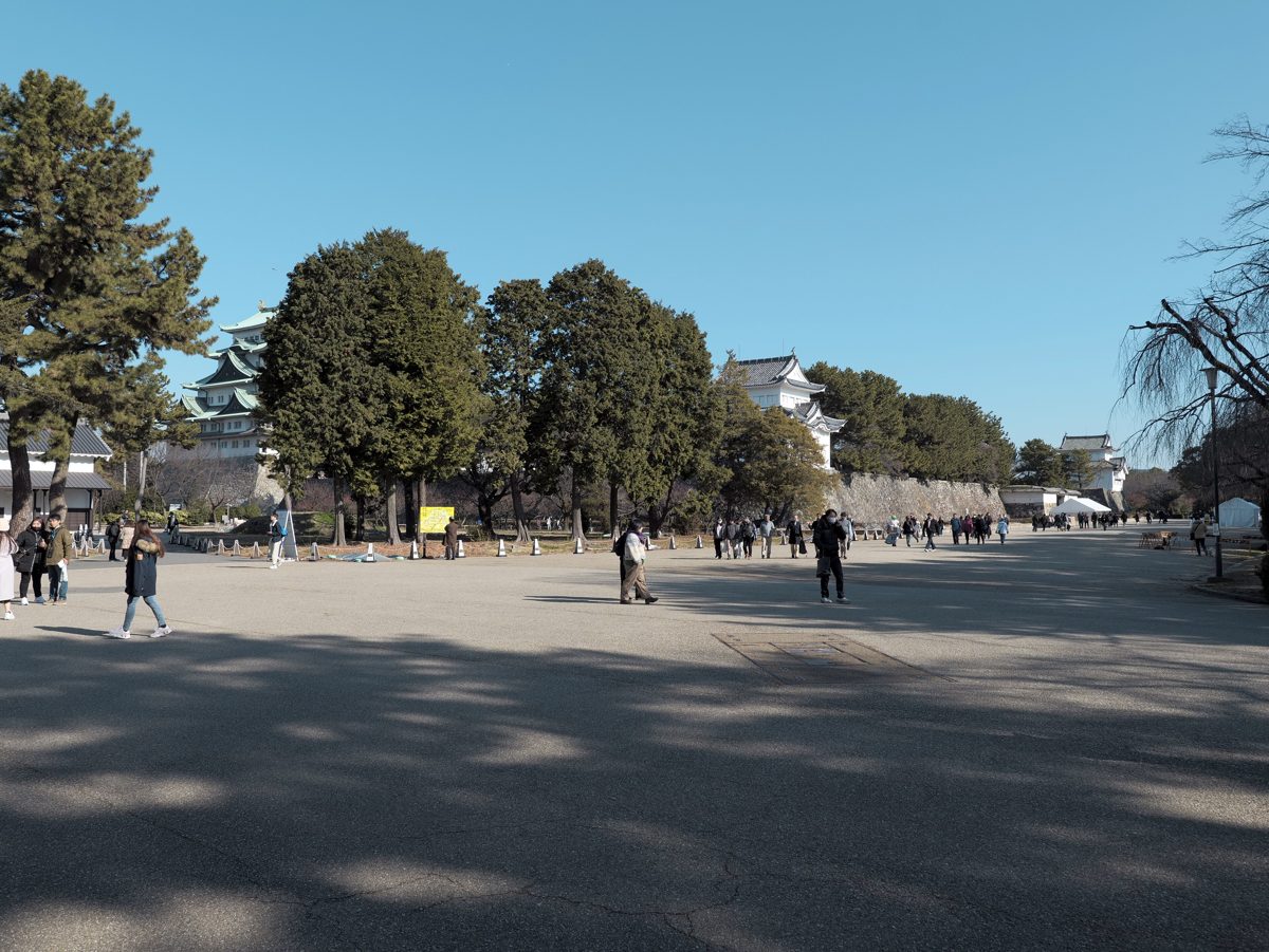 Path through the Nagoya Castle grounds