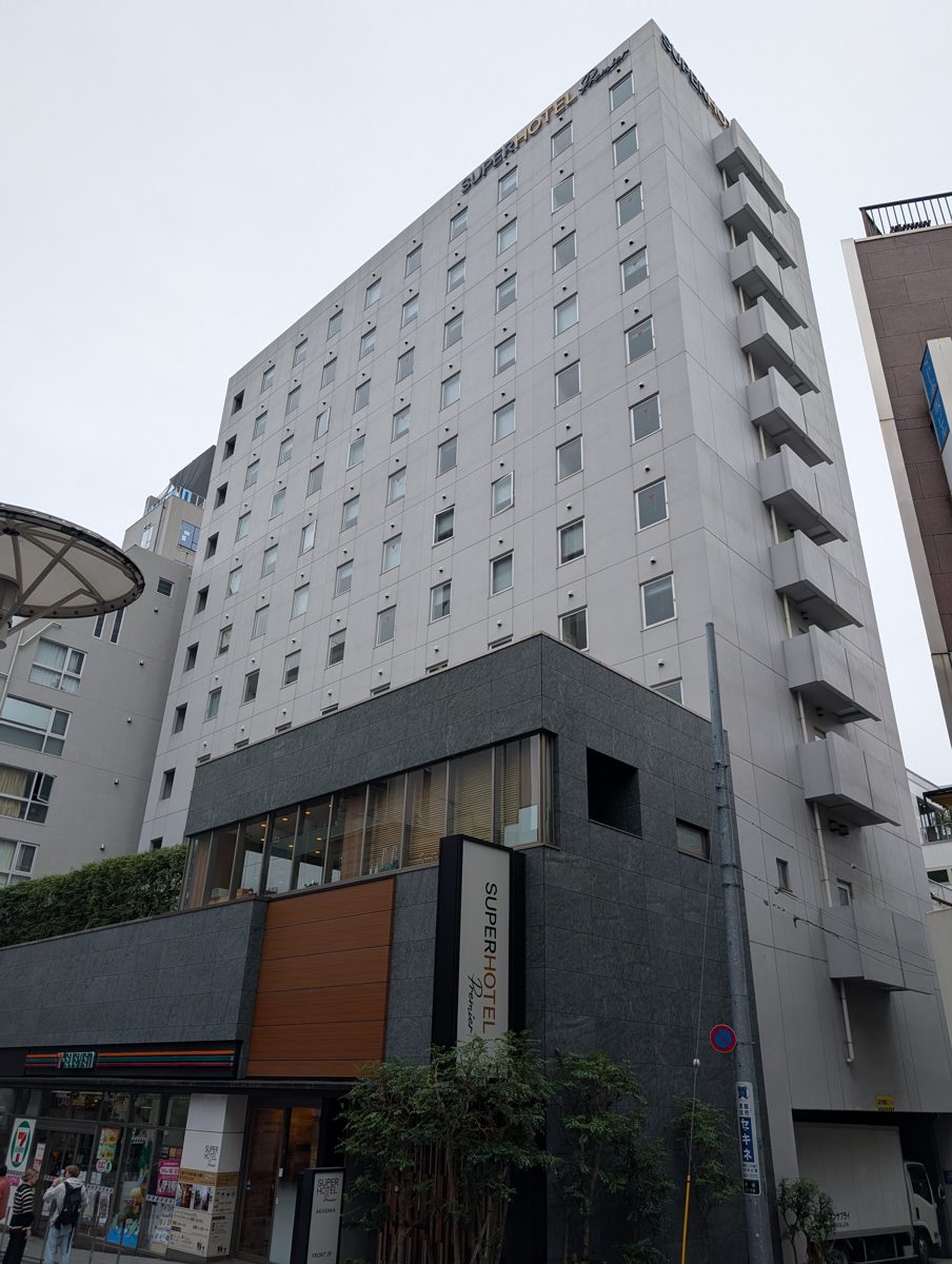 Super Hotel Premier Akasaka building in Tokyo