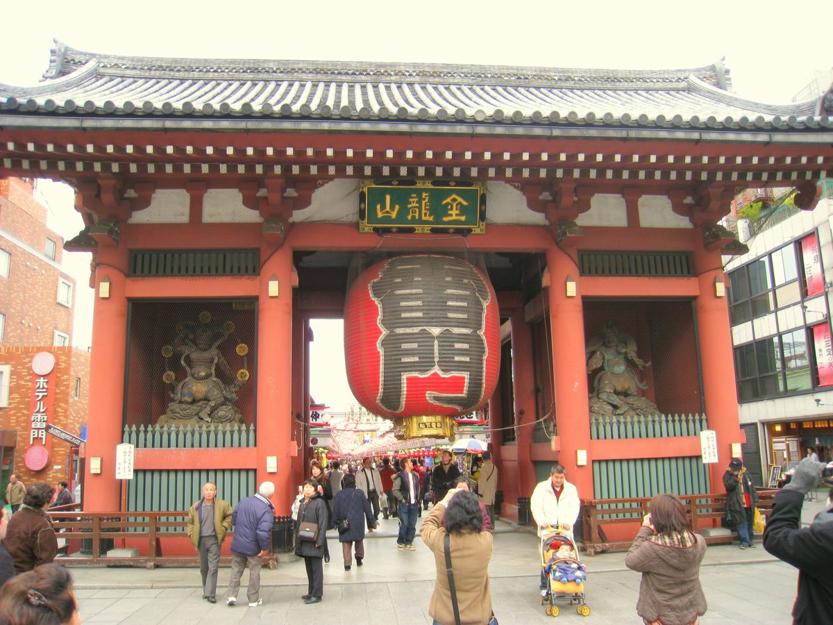Kaminarimon gate of Senso-ji temple in Asakusa